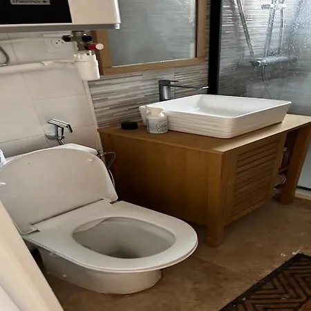 Furnished 2-room With Terrace Appartement *