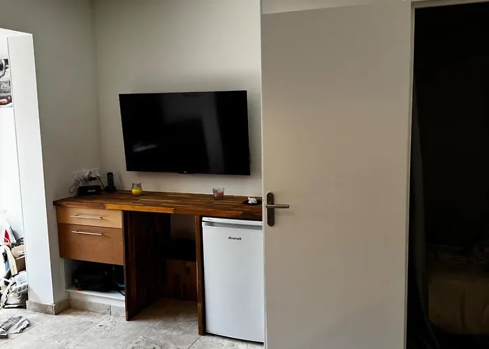Furnished 2-room With Terrace Διαμέρισμα Agde