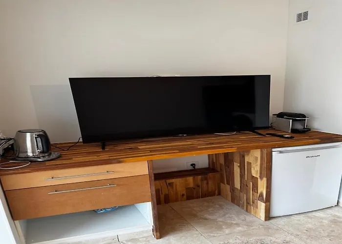 Furnished 2-room With Terrace Διαμέρισμα