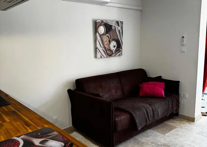 Διαμέρισμα Furnished 2-room With Terrace